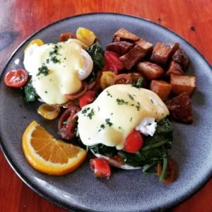 Enjoy breakfast at our White Mountains Hotel restaurant